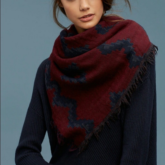 Aritzia Wilfred Diamond Aztec Blanket Scarf - Picture 2 of 6